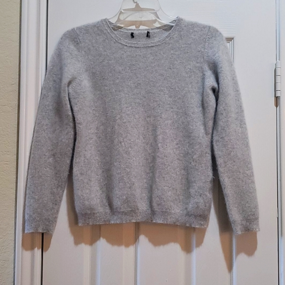 Cashmere crew neck sweater